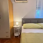 Jela アパート *
