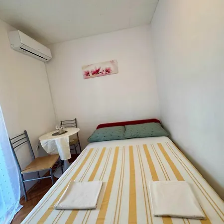 Jela Apartman