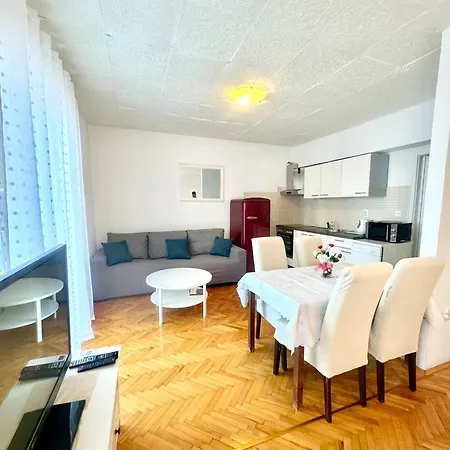 Jela Lägenhet Makarska