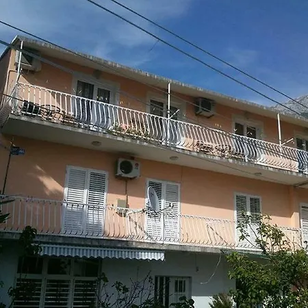 Apartment Jela *
