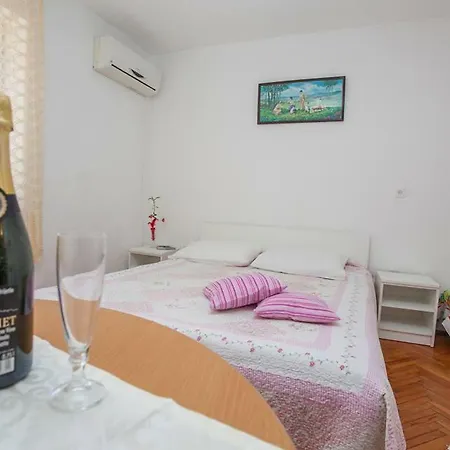 Jela Appartamento Makarska