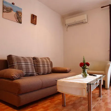 Apartment Jela Makarska