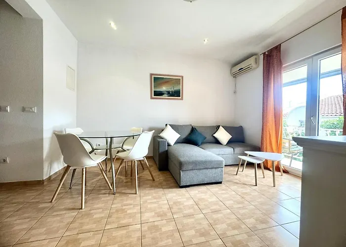 Apartment Jela Makarska