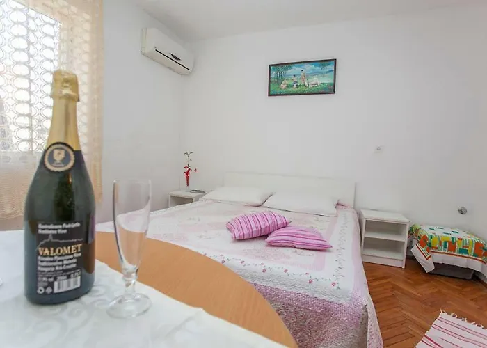 Jela Apartment Makarska