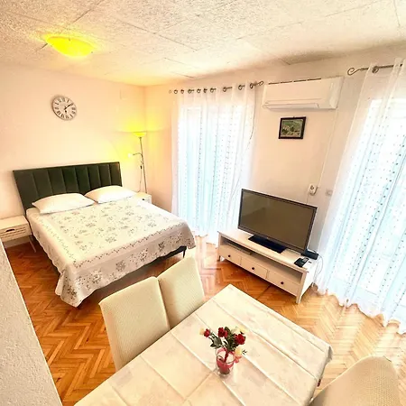 Apartmán Jela Makarská
