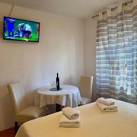 Jela Lägenhet Makarska
